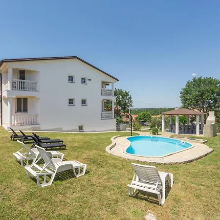 House With A Swimming Pool Radmani, - 16440 Casa vacanze *