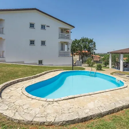 House With A Swimming Pool Radmani, - 16440 Casa vacanze *
