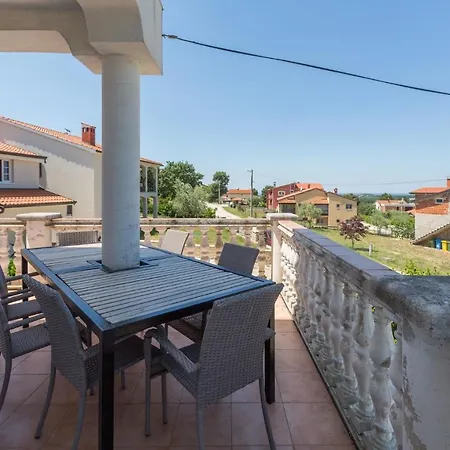 Сasa de vacaciones House With A Swimming Pool Radmani, - 16440 Poreč