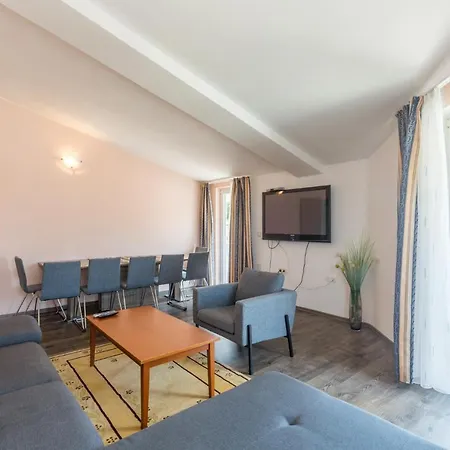Casa vacanze House With A Swimming Pool Radmani, - 16440