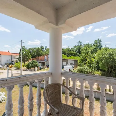 Сasa de vacaciones House With A Swimming Pool Radmani, - 16440