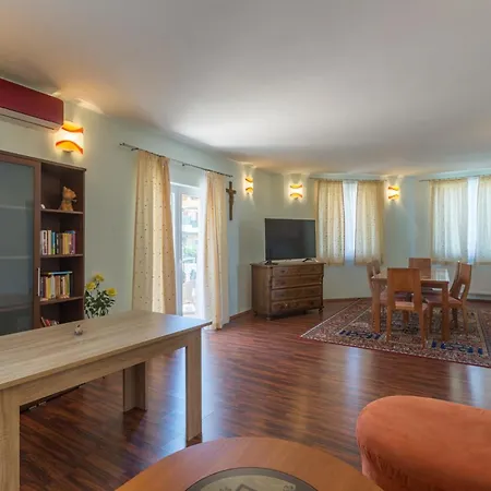 Casa vacanze House With A Swimming Pool Radmani, - 16440 Porec