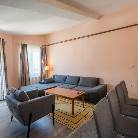 House With A Swimming Pool Radmani, - 16440 Casa vacanze *