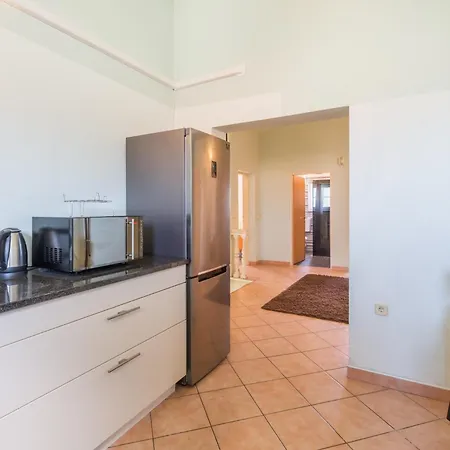 House With A Swimming Pool Radmani, - 16440 Hébergement de vacances *