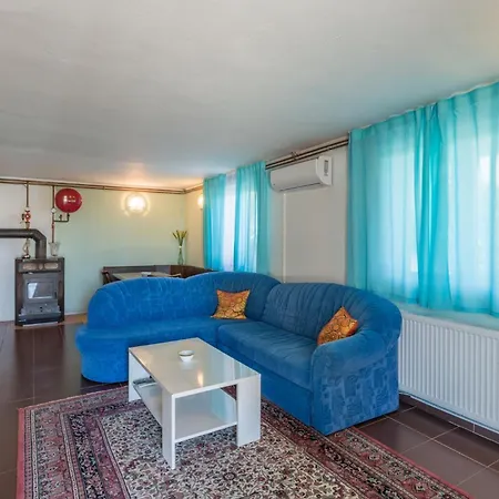 Hébergement de vacances House With A Swimming Pool Radmani, - 16440